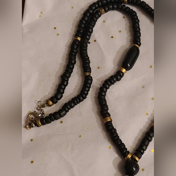 VINTAGE WOOD BEADED RESIN PENDANT BUTTERFLY MOTHER OF PEARL NECKLACE - Picture 12 of 16